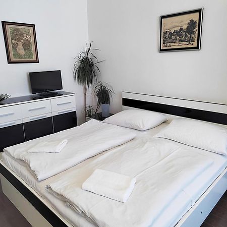 Tower Apartment براغ المظهر الخارجي الصورة
